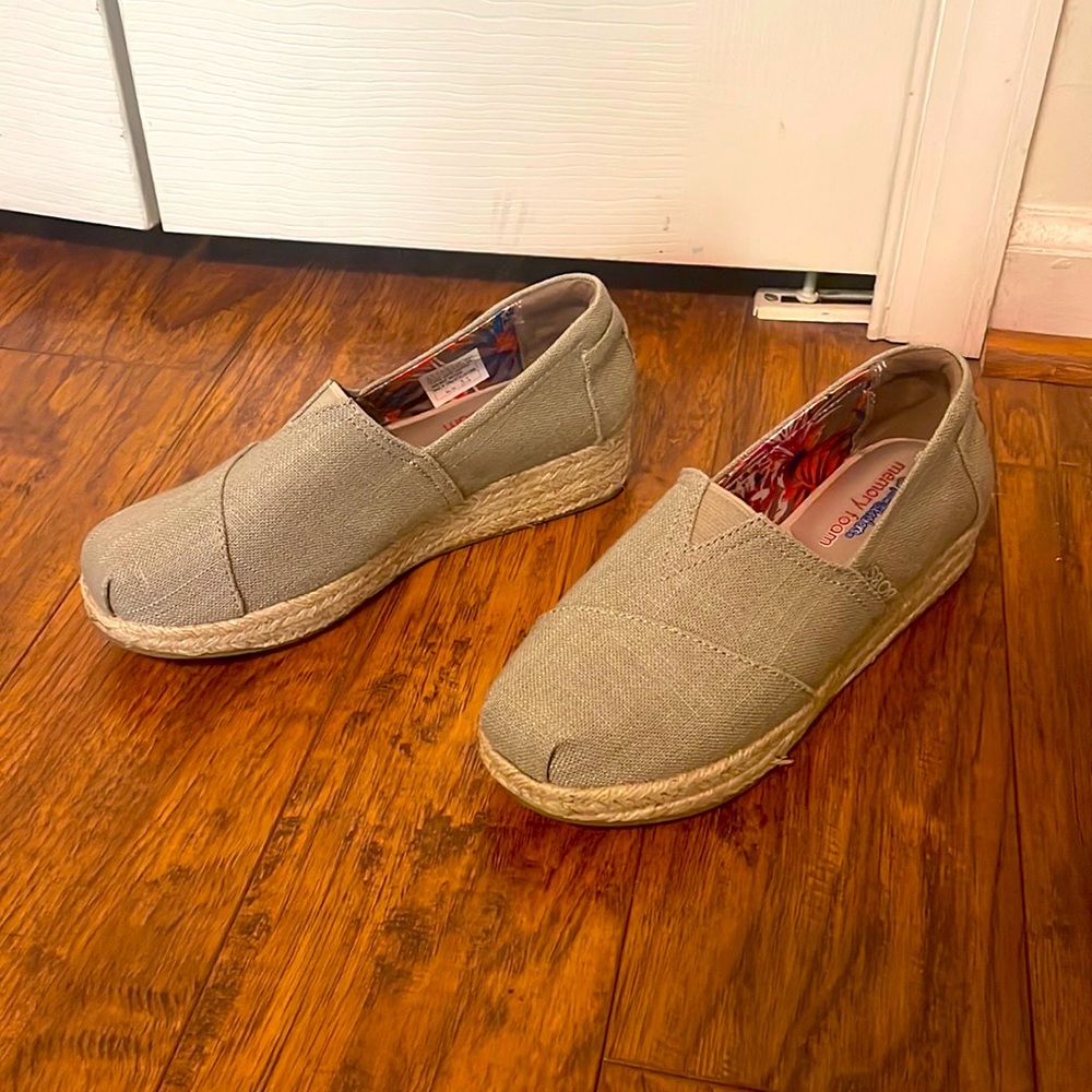 Bobs by Sketchers size 6.5